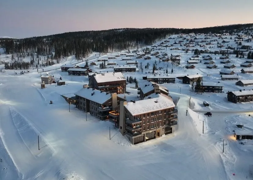 Dronebilde av Mosetertoppen Skistadion 