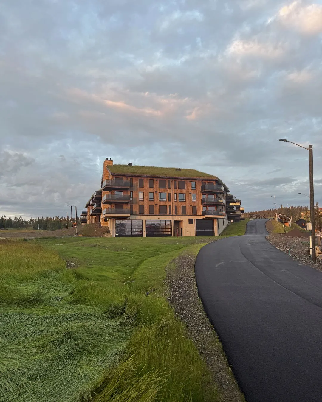 Skistadion fasade sommer